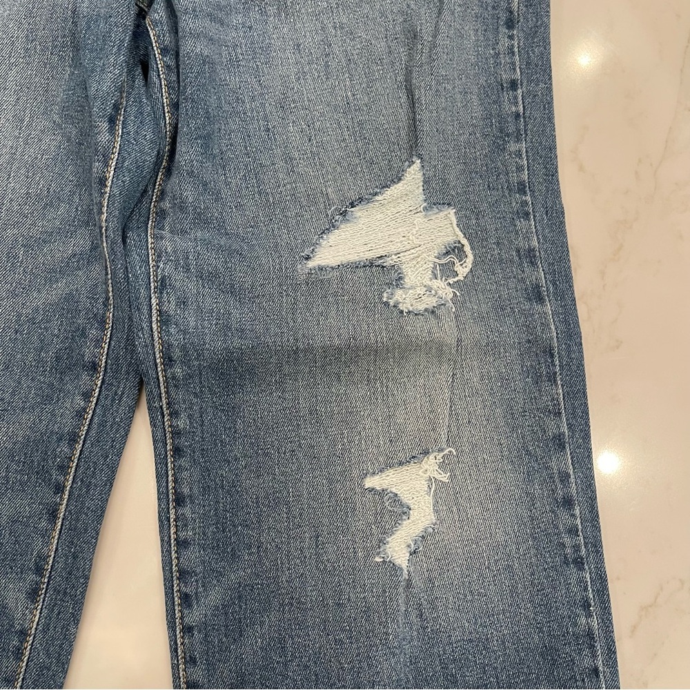 NWT Old Navy Women’s Relaxed Fit Jeans - Medium Blue - Picture 4 of 15